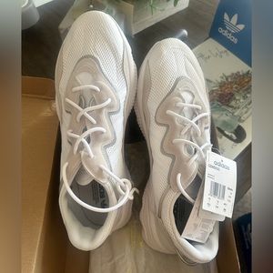 Adidas Ozweegos sneakers